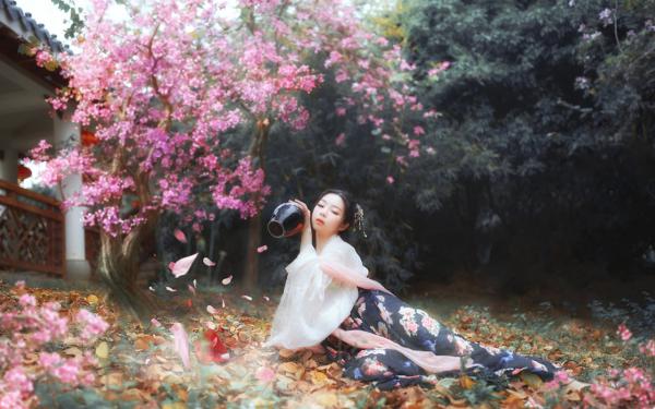 《唐玥灵傅战霆》小说全文精彩阅读 要我当炮灰？这是万万不能的小说全文