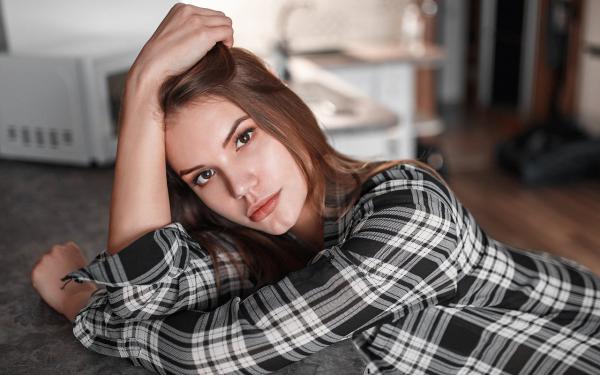 陈峰张天莉周静全文目录 老同学想零元购我的保时捷,还要我当苦力免费章节阅读